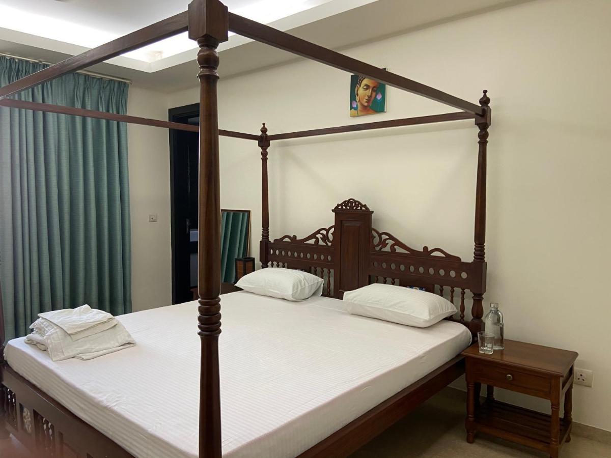 Art House Vasant Vihar New Delhi Bed and Breakfast Exteriör bild