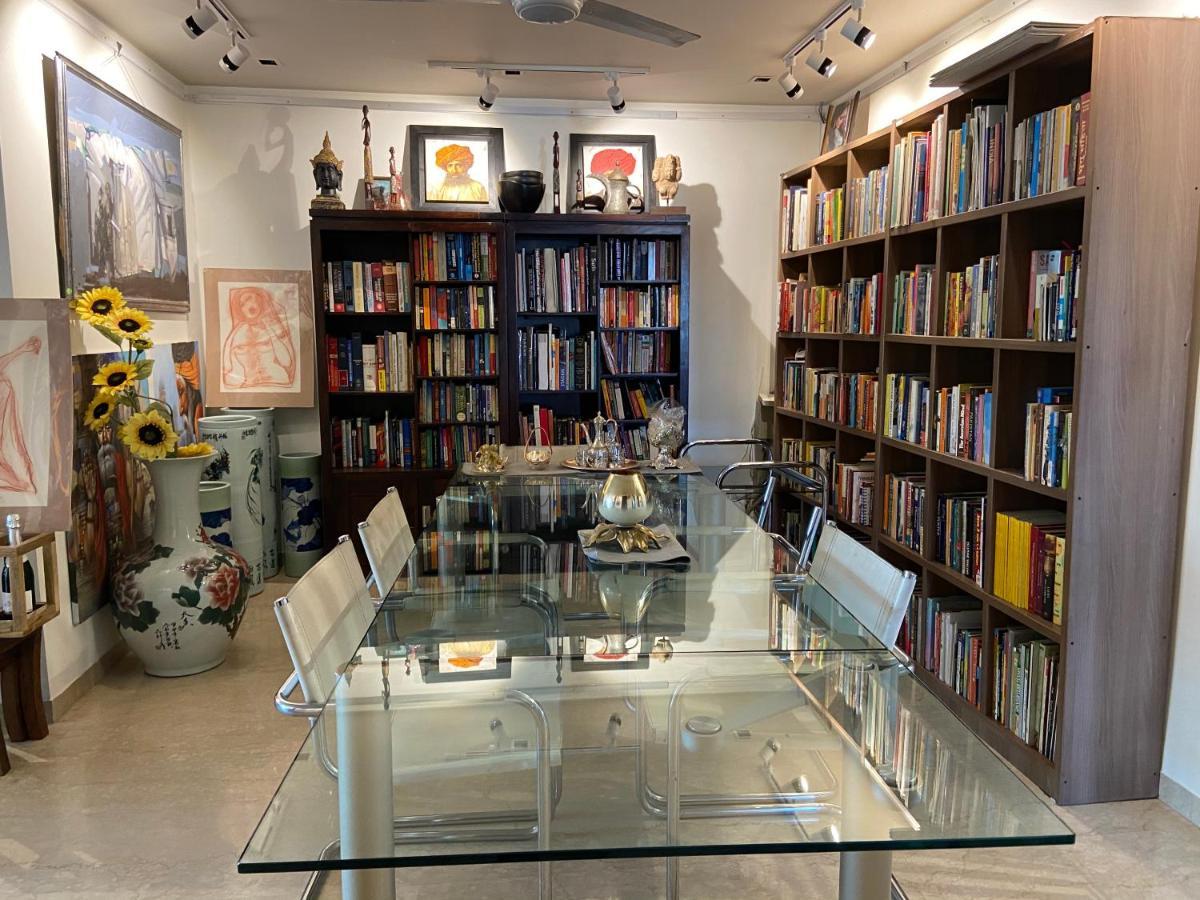 Art House Vasant Vihar New Delhi Bed and Breakfast Exteriör bild