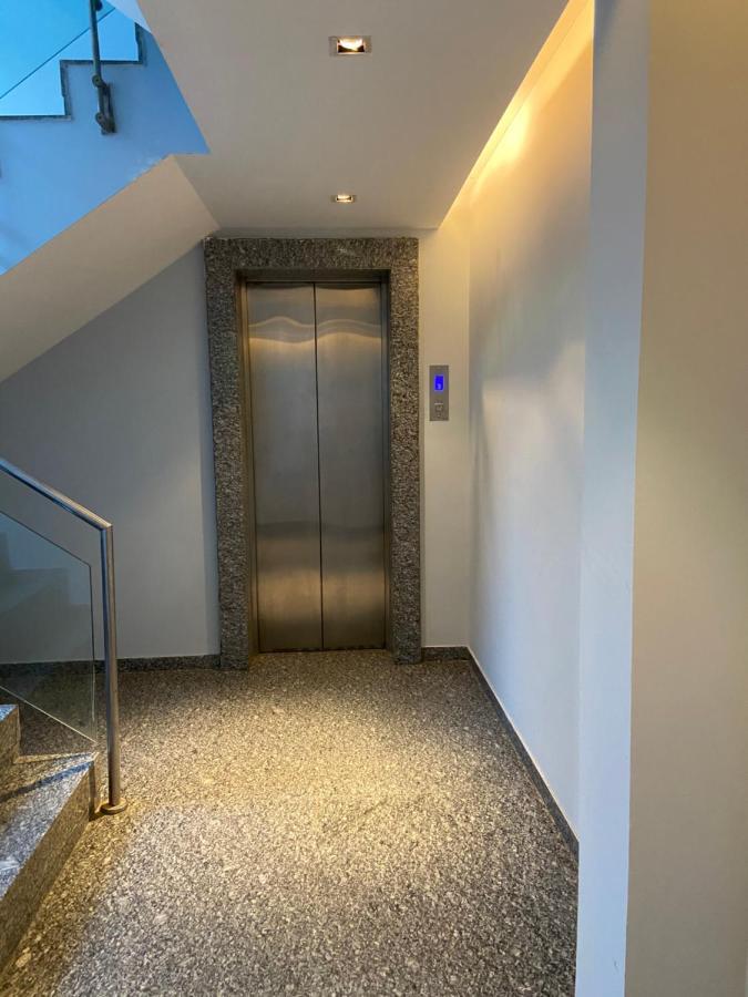 Art House Vasant Vihar New Delhi Bed and Breakfast Exteriör bild