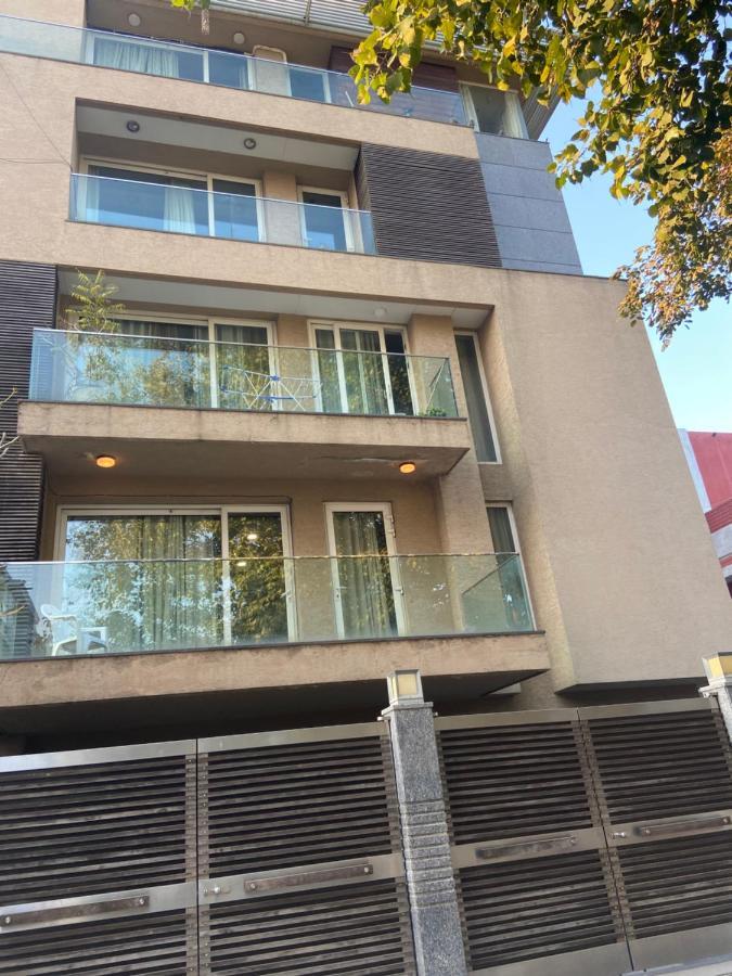 Art House Vasant Vihar New Delhi Bed and Breakfast Exteriör bild